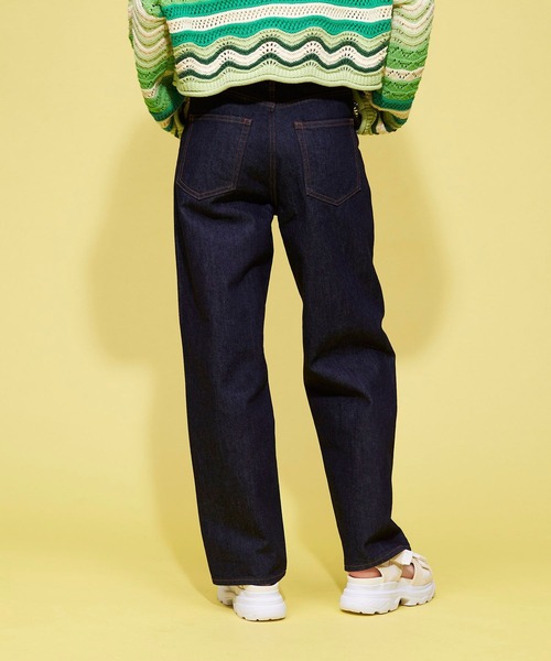 FOREVER 21（フォーエバー トゥエンティーワン）の「ストレートデニムパンツ（デニムパンツ・レディース・ライトインディゴブルー/ネイビー/グレー/ブルー・LARGE/MEDIUM/SMALL）」の11枚目の写真