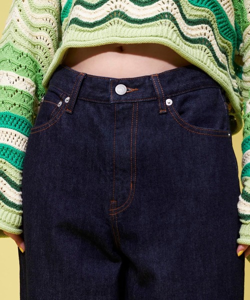 FOREVER 21（フォーエバー トゥエンティーワン）の「ストレートデニムパンツ（デニムパンツ・レディース・ライトインディゴブルー/ネイビー/グレー/ブルー・LARGE/MEDIUM/SMALL）」の15枚目の写真