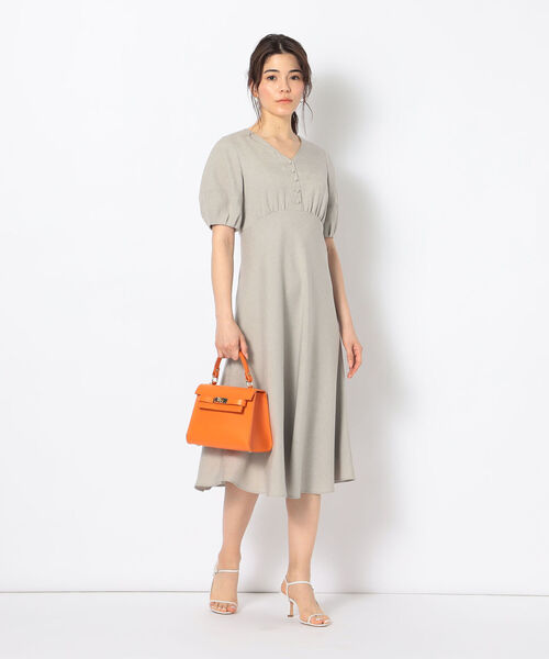 NOLLEY’S Sophi（ノーリーズソフィ）の「麻調フレアワンピース（ワンピース・レディース・ベージュ/ネイビー/グリーン・38/36）」の4枚目の写真