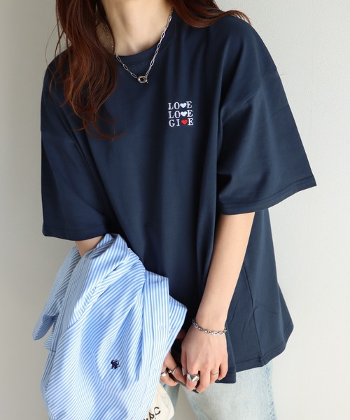 COURO(コウロ)の「ハート刺繍/花柄刺繍Tシャツ(Tシャツ/カットソー・レディース・ホワイト系/ブラック/クリーム/ネイビー系2/ブラック系/ネイビー/オートミール/ミント/ホワイト/ライトグリーン・M/L)」の9枚目の写真