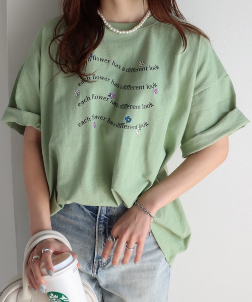 COURO(コウロ)の「ハート刺繍/花柄刺繍Tシャツ(Tシャツ/カットソー・レディース・ホワイト系/ブラック/クリーム/ネイビー系2/ブラック系/ネイビー/オートミール/ミント/ホワイト/ライトグリーン・M/L)」の8枚目の写真