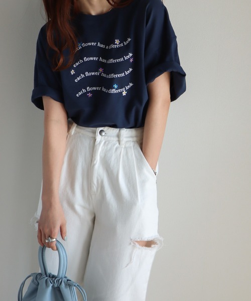 COURO(コウロ)の「ハート刺繍/花柄刺繍Tシャツ(Tシャツ/カットソー・レディース・ホワイト系/ブラック/クリーム/ネイビー系2/ブラック系/ネイビー/オートミール/ミント/ホワイト/ライトグリーン・M/L)」の21枚目の写真