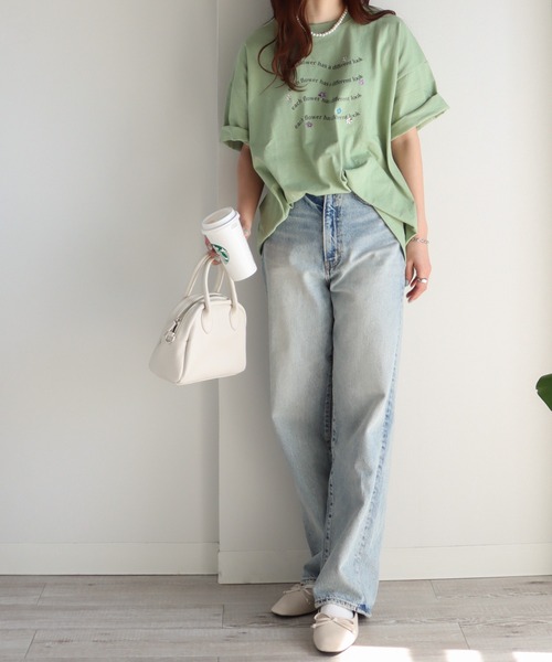 COURO(コウロ)の「ハート刺繍/花柄刺繍Tシャツ(Tシャツ/カットソー・レディース・ホワイト系/ブラック/クリーム/ネイビー系2/ブラック系/ネイビー/オートミール/ミント/ホワイト/ライトグリーン・M/L)」の12枚目の写真