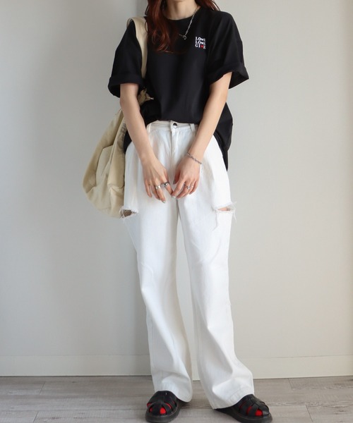COURO(コウロ)の「ハート刺繍/花柄刺繍Tシャツ(Tシャツ/カットソー・レディース・ホワイト系/ブラック/クリーム/ネイビー系2/ブラック系/ネイビー/オートミール/ミント/ホワイト/ライトグリーン・M/L)」の11枚目の写真