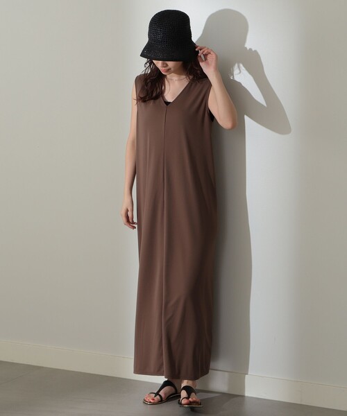 【新品未使用】Demi-Luxe BEAMS 黒 Vネック 半袖 ワンピース Demi-Luxe BEAMS（デミルクス ビームス）LOKITHO / エンブロイ