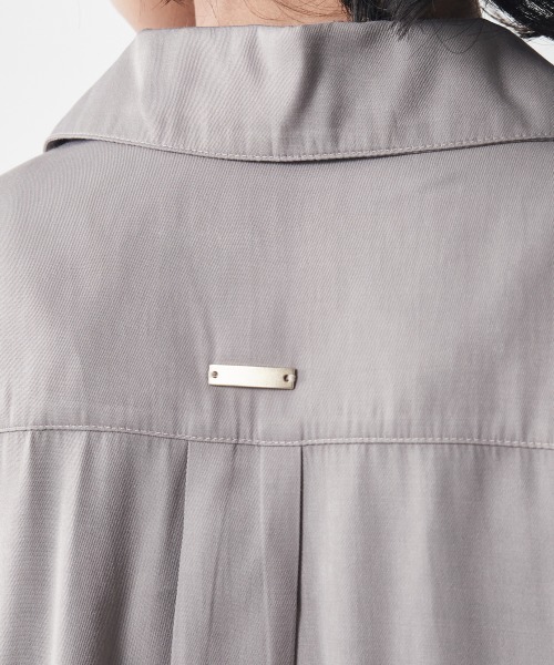 CHIC STYLE（シックスタイル）の「＜大きいサイズ＞アウトポケットシャツ シックスタイル（シャツ/ブラウス・レディース・グレー/ブラック・L/LL/3L/4L/5L）」の4枚目の写真