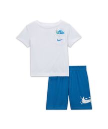 NIKE（ナイキ）の「ナイキ スポーツウェア コーラル リーフ ジャージー Tシャツ アンド ショートパンツ セットアップ ベビー ツーピース セットアップ / Nike Sportswear Coral Reef Jersey Tee and Shorts SetBaby 2-Piece Set＜12-24M 展開＞（スポーツグッズ・キッズ）」