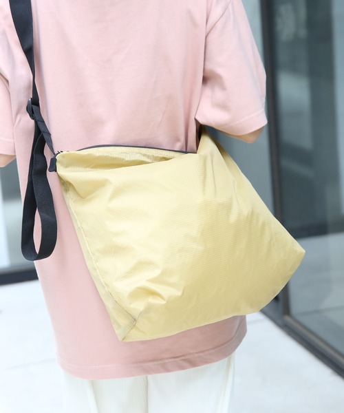 United Athle（ユナイテッドアスレ）の「【United Athle】ライトナイロン リップストップ ショルダーバッグ  ※1421（ショルダーバッグ・メンズ・サンドベージュ/ネイビー/ブラック/オリーブ/オフホワイト・FREE）」の20枚目の写真