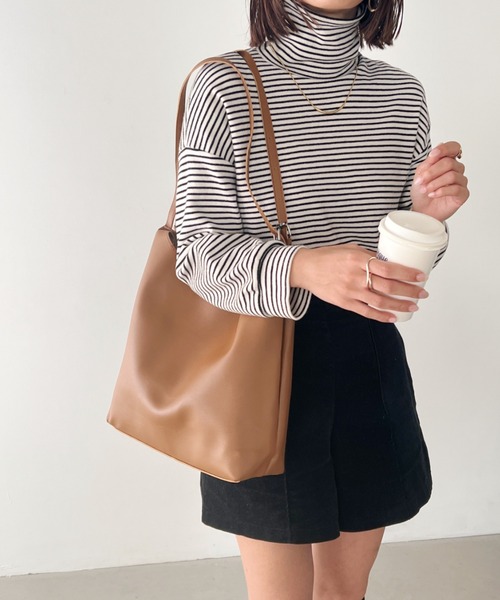 MYMOOD.（マイムード）の「【A4サイズ収納可】ポーチ付き PU ダブルベルト トートバッグ（トートバッグ・レディース・ライトベージュ/ブラウン/ブラック・FREE）」の18枚目の写真