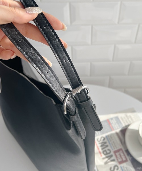 MYMOOD.（マイムード）の「【A4サイズ収納可】ポーチ付き PU ダブルベルト トートバッグ（トートバッグ・レディース・ライトベージュ/ブラウン/ブラック・FREE）」の15枚目の写真