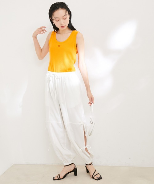 VIS（ビス）の「【洗える】フロントロゴ刺繍タンクトップ（タンクトップ・レディース・ブラック/ホワイト/オレンジ・FREE）」の15枚目の写真