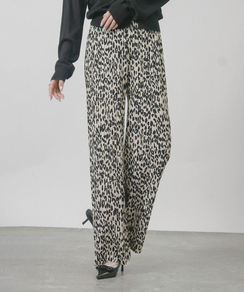 Social GIRL（ソーシャルガール）の「セルフカット プリーツパンツ セミワイドパンツ イージーパンツ（その他パンツ・レディース・ブラック/ベージュ/カーキ/モカ/グレイッシュベージュ/ライトブラウン/オフホワイト/ホワイト系その他/ブラック系その他2/ブラック系その他/ライトグリーン/イエロー/ダークグリーン/チャコールグレー・M/L）」の22枚目の写真