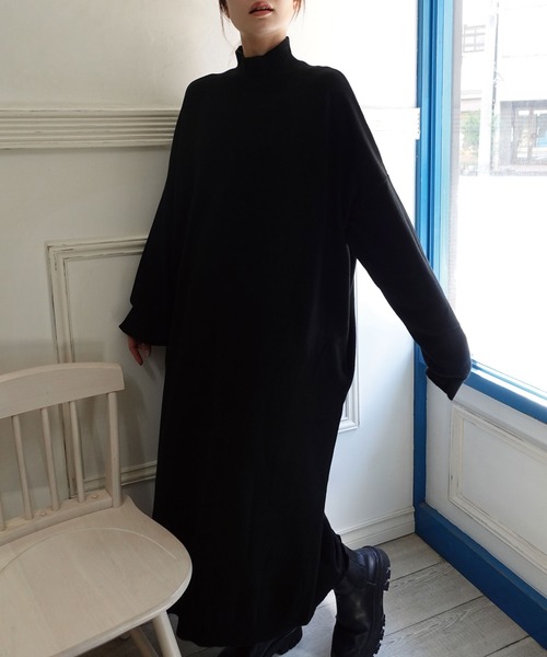 CORNERS（コーナーズ）の「ハイネックニットロングワンピース（ワンピース・レディース・ブラック/グレー/カーキ/グレイッシュベージュ/アイボリー・M）」の14枚目の写真