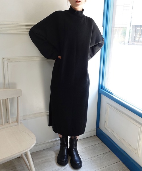 CORNERS（コーナーズ）の「ハイネックニットロングワンピース（ワンピース・レディース・ブラック/グレー/カーキ/グレイッシュベージュ/アイボリー・M）」の15枚目の写真