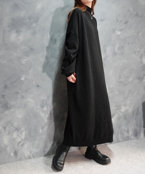 CORNERS（コーナーズ）の「ハイネックニットロングワンピース（ワンピース・レディース・ブラック/グレー/カーキ/グレイッシュベージュ/アイボリー・M）」の10枚目の写真