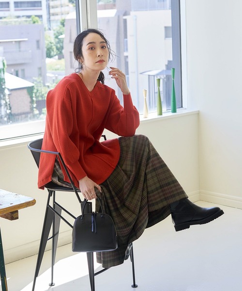 studio CLIP（スタディオクリップ）の「【玄長なおこさんコラボ/3シーズンニット】洗える着回し軽ニット（ニット/セーター・レディース・レッド/ブラック/その他7/アイボリー/グレー・FREE）」の19枚目の写真