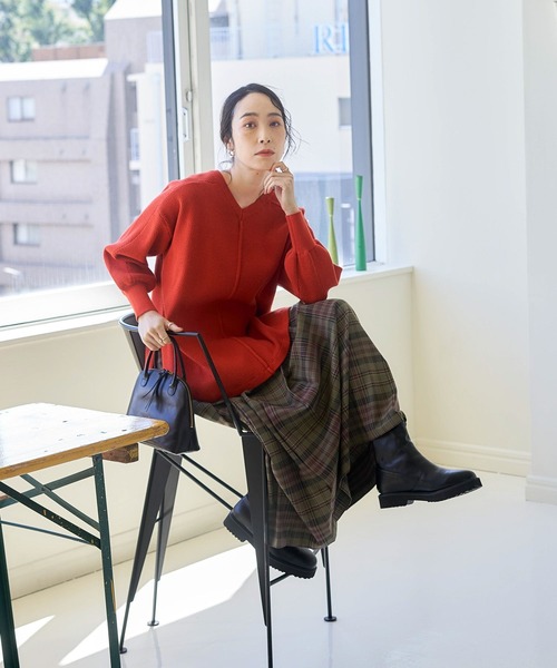 studio CLIP（スタディオクリップ）の「【玄長なおこさんコラボ/3シーズンニット】洗える着回し軽ニット（ニット/セーター・レディース・レッド/ブラック/その他7/アイボリー/グレー・FREE）」の20枚目の写真