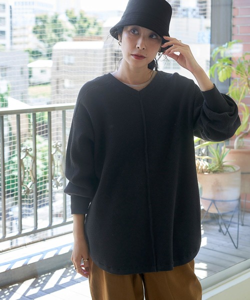 studio CLIP（スタディオクリップ）の「【玄長なおこさんコラボ/3シーズンニット】洗える着回し軽ニット（ニット/セーター・レディース・レッド/ブラック/その他7/アイボリー/グレー・FREE）」の10枚目の写真