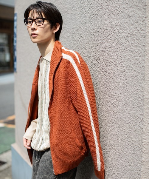 En serio TOKYO(エンソリオトーキョー)の「片畦編み 袖ラインニットトラックJKT(ニット/セーター・メンズ・ネイビー/オリーブ/ダークオレンジ/ブラック・L/M)」の5枚目の写真