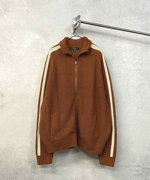 En serio TOKYO(エンソリオトーキョー)の「片畦編み 袖ラインニットトラックJKT(ニット/セーター・メンズ・ネイビー/オリーブ/ダークオレンジ/ブラック・L/M)」の19枚目の写真