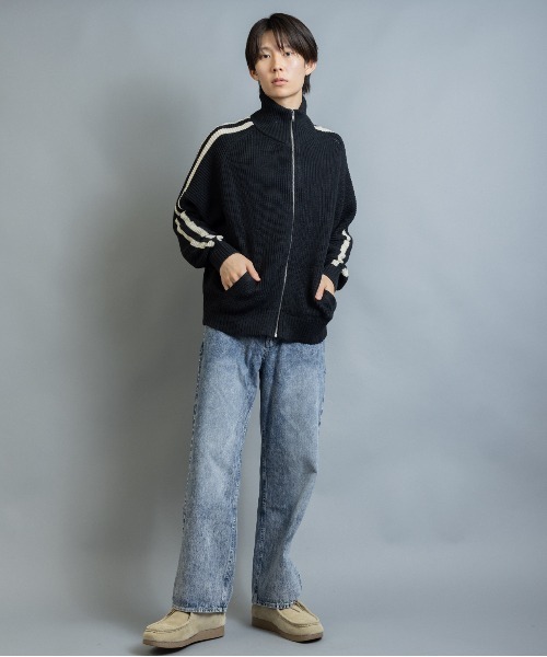 En serio TOKYO(エンソリオトーキョー)の「片畦編み 袖ラインニットトラックJKT(ニット/セーター・メンズ・ネイビー/オリーブ/ダークオレンジ/ブラック・L/M)」の11枚目の写真