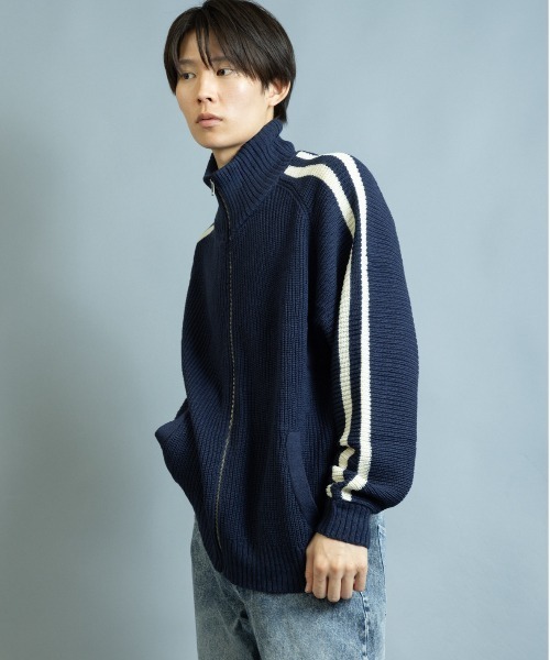 En serio TOKYO(エンソリオトーキョー)の「片畦編み 袖ラインニットトラックJKT(ニット/セーター・メンズ・ネイビー/オリーブ/ダークオレンジ/ブラック・L/M)」の15枚目の写真