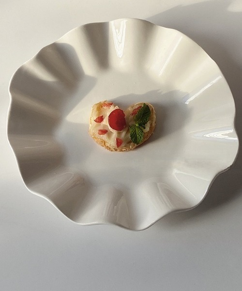 Made in I（メイドインアイ）の「うねうねフリルラウンドプレート（食器・レディース・ホワイト・FREE）」の7枚目の写真