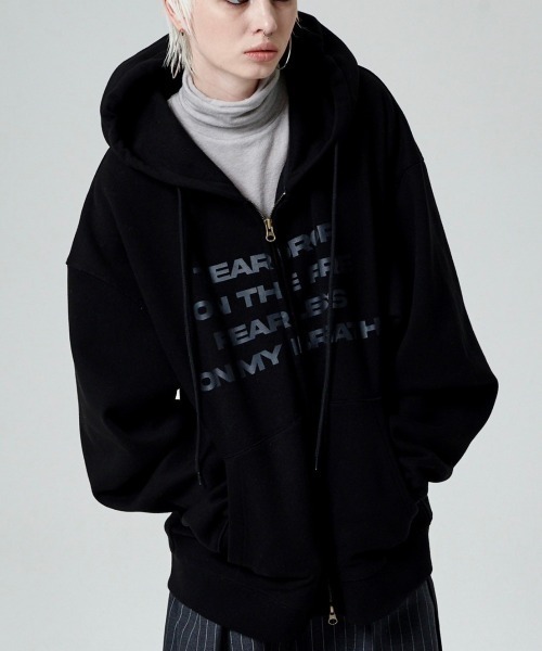 runningHIGH（ランニングハイ）の「【runningHIGH】LETTERING ZIP UP HOODIE（パーカー・レディース・グレー/カモフラージュ/ブラック・ONE SIZE）」の5枚目の写真