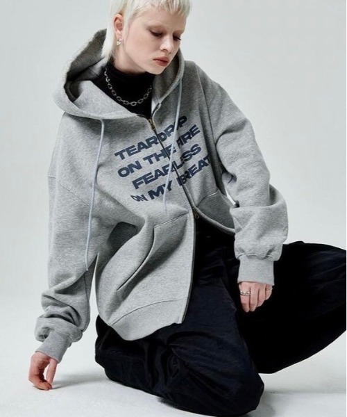 runningHIGH（ランニングハイ）の「【runningHIGH】LETTERING ZIP UP HOODIE（パーカー・レディース・グレー/カモフラージュ/ブラック・ONE SIZE）」の15枚目の写真