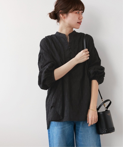 JOURNAL STANDARD relume（ジャーナルスタンダード　レリューム）の「《追加8》コットンジャガードギャザーブラウス（シャツ/ブラウス・レディース・ブラック/ホワイト・FREE）」の3枚目の写真