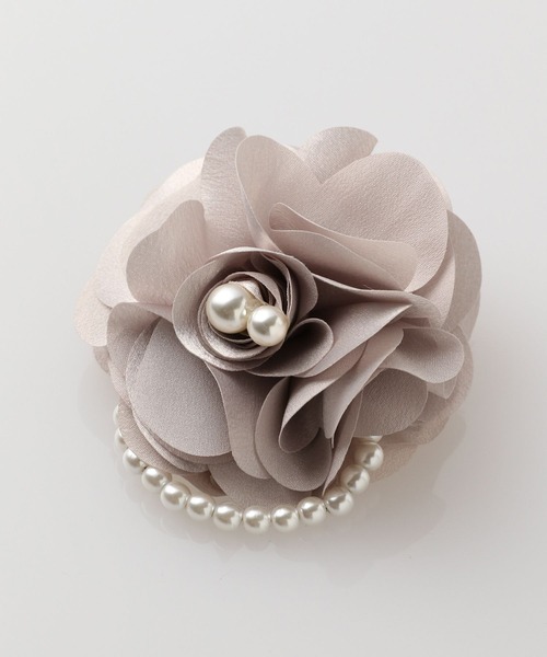 Elura（エルーラ）の「アソートコサージュ／995316（ブローチ/コサージュ・レディース・グレイッシュベージュ/アイボリー/ピンクベージュ/グレー/ベージュ/ライトグレー・ONE SIZE）」の5枚目の写真