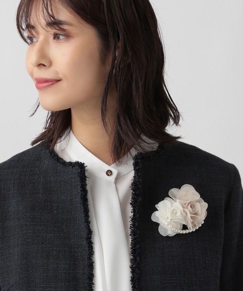 Elura（エルーラ）の「アソートコサージュ／995316（ブローチ/コサージュ・レディース・グレイッシュベージュ/アイボリー/ピンクベージュ/グレー/ベージュ/ライトグレー・ONE SIZE）」の11枚目の写真