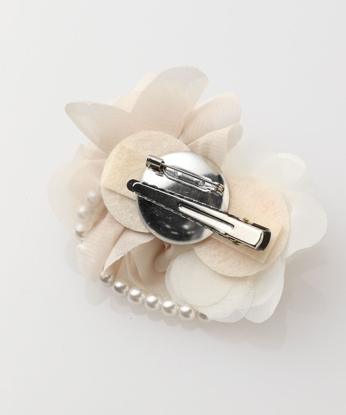 Elura（エルーラ）の「アソートコサージュ／995316（ブローチ/コサージュ・レディース・グレイッシュベージュ/アイボリー/ピンクベージュ/グレー/ベージュ/ライトグレー・ONE SIZE）」の13枚目の写真