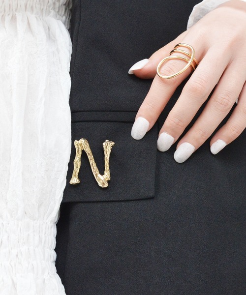 styiro(スタイロ)の「イニシャルメタルブローチ(ブローチ/コサージュ・レディース・シルバー系/ゴールド系/シルバー系3/シルバー系4/シルバー系5/シルバー系6/シルバー系8/ゴールド系3/ゴールド系4/ゴールド系5/ゴールド系6/ゴールド系8/ゴールド系2/ゴールド系9/シルバー系1/ゴールド系7/シルバー系2/ゴールド系1/シルバー系7/シルバー系9・FREE)」の17枚目の写真