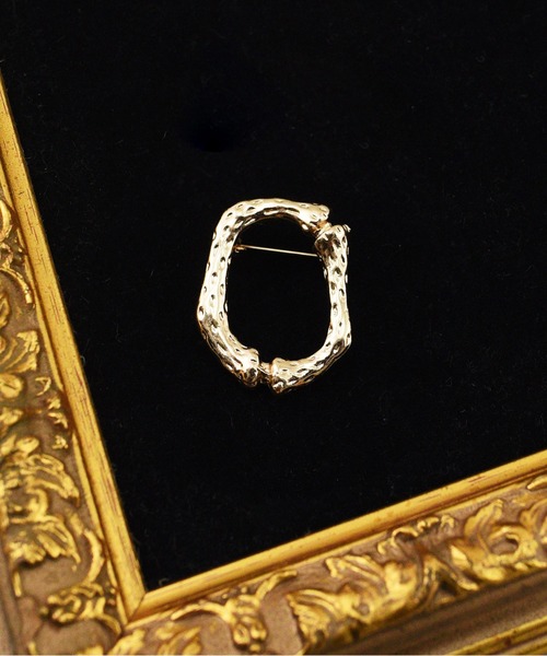 styiro(スタイロ)の「イニシャルメタルブローチ(ブローチ/コサージュ・レディース・シルバー系/ゴールド系/シルバー系3/シルバー系4/シルバー系5/シルバー系6/シルバー系8/ゴールド系3/ゴールド系4/ゴールド系5/ゴールド系6/ゴールド系8/ゴールド系2/ゴールド系9/シルバー系1/ゴールド系7/シルバー系2/ゴールド系1/シルバー系7/シルバー系9・FREE)」の18枚目の写真