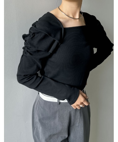 Re:EDIT（リエディ）の「[2024SS COLLECTION]ボリュームスリーブスクエアネックリブカットソートップス（Tシャツ/カットソー・レディース・ホワイト/ブラック/グレー・MEDIUM/LARGE）」の4枚目の写真