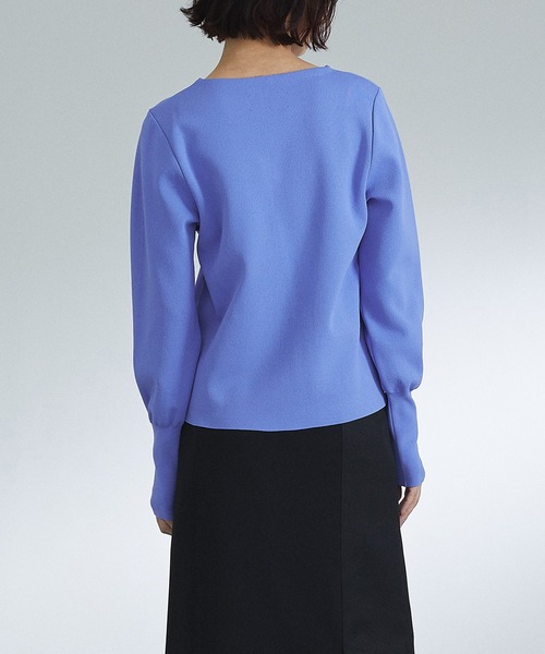 UNITED TOKYO（ユナイテッドトウキョウ）の「Vネックニット｜ウォッシャブル（ニット/セーター・レディース・オフホワイト/ブラック/ブルー・FREE）」の22枚目の写真