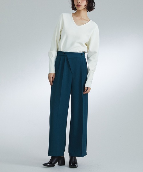 UNITED TOKYO（ユナイテッドトウキョウ）の「Vネックニット｜ウォッシャブル（ニット/セーター・レディース・オフホワイト/ブラック/ブルー・FREE）」の6枚目の写真