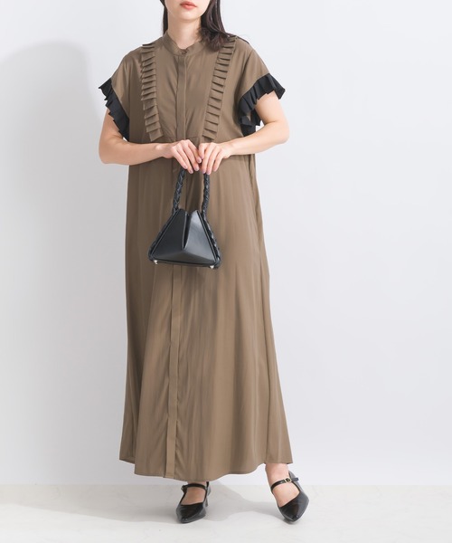 LUGIVA（ルギヴァ）の「フロントプリーツ比翼ワンピース（ワンピース・レディース・ブラック/ブラウン・M）」の11枚目の写真