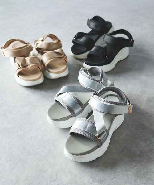 mio notis（ミオノティス）の「【MIO NOTIS(ミオ ノティス)】厚底軽量スポーツサンダル（サンダル・レディース・ベージュ/ブラック/グレー・L/M）」の2枚目の写真