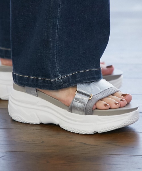 mio notis（ミオノティス）の「【MIO NOTIS(ミオ ノティス)】厚底軽量スポーツサンダル（サンダル・レディース・ベージュ/ブラック/グレー・L/M）」の15枚目の写真