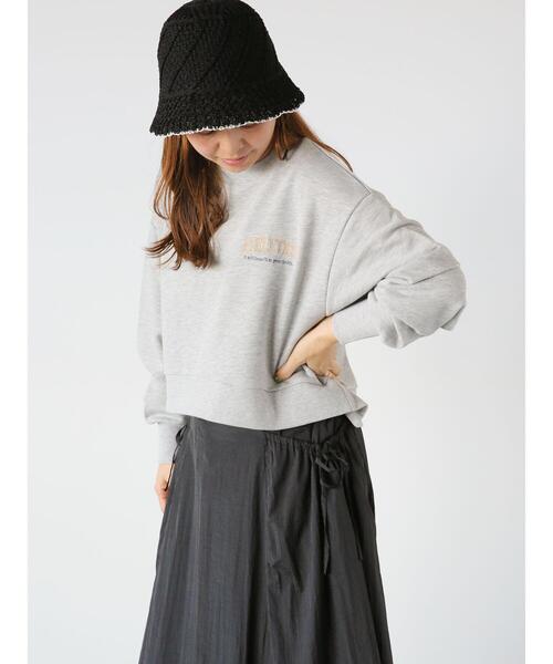 Lugnoncure(ルノンキュール)の「裏毛ワンポイント刺繍クロップドトップス(Tシャツ/カットソー・レディース・オフホワイト/グレー/ブルー・F)」の2枚目の写真