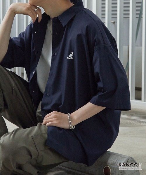KANGOL(カンゴール)の「KANGOL / カンゴール 別注 ワンポイント ロゴ刺繍 オーバーサイズ アソート レギュラーカラー半袖シャツ(シャツ/ブラウス・メンズ・ブラック系/ネイビー/ブラック系1/ネイビー系/オフホワイト/サックスブルー/ブルー系・L/M)」の5枚目の写真