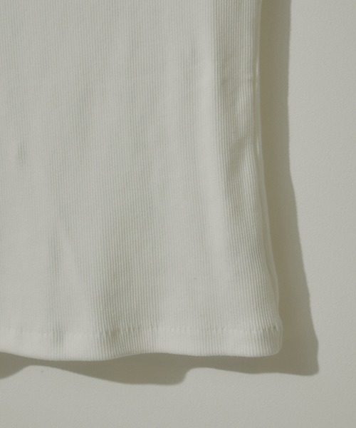 SALON adam et rope'（サロン アダム エ ロペ）の「【雑誌掲載】KINANファームリーリブタンクトップ（タンクトップ・レディース・レッド/オフホワイト/ブラック/カーキ・FREE）」の15枚目の写真