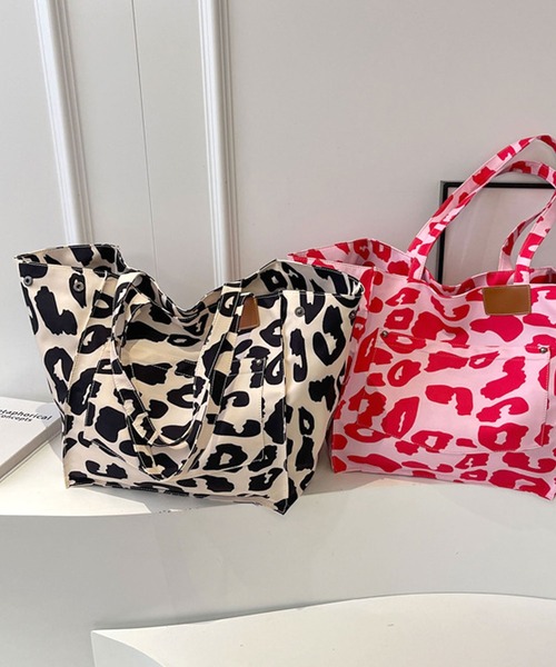 florist（フローリスト）の「【A4収納可・軽量】レオパード柄カジュアルスクエアトートバッグ（トートバッグ・レディース・ベージュ/ピンク・FREE）」の3枚目の写真