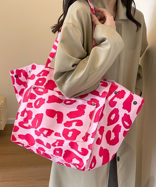 florist（フローリスト）の「【A4収納可・軽量】レオパード柄カジュアルスクエアトートバッグ（トートバッグ・レディース・ベージュ/ピンク・FREE）」の10枚目の写真