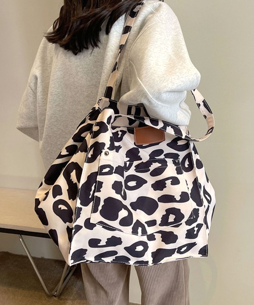 florist（フローリスト）の「【A4収納可・軽量】レオパード柄カジュアルスクエアトートバッグ（トートバッグ・レディース・ベージュ/ピンク・FREE）」の9枚目の写真