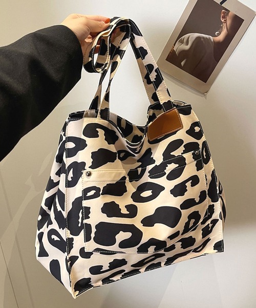 florist（フローリスト）の「【A4収納可・軽量】レオパード柄カジュアルスクエアトートバッグ（トートバッグ・レディース・ベージュ/ピンク・FREE）」の8枚目の写真