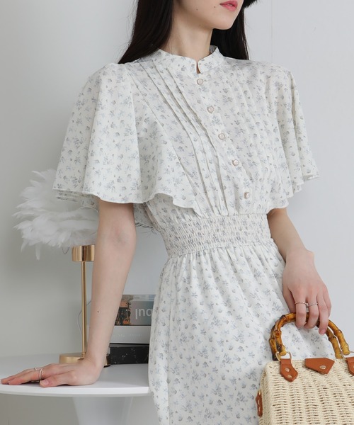 pumpkin port(パンプキンポート)の「フレア半袖 ゴールドボタン ピンタック ロングワンピース(ワンピース・レディース・ブルー/ブラック/アイボリー/ミント/ベージュ/ライトグレー/サックスブルー/ネイビー/ラベンダー/ブラック×イエロー/イエロー/ブルーグレー/ブラック×ホワイト/ライトイエロー・M/L)」の6枚目の写真