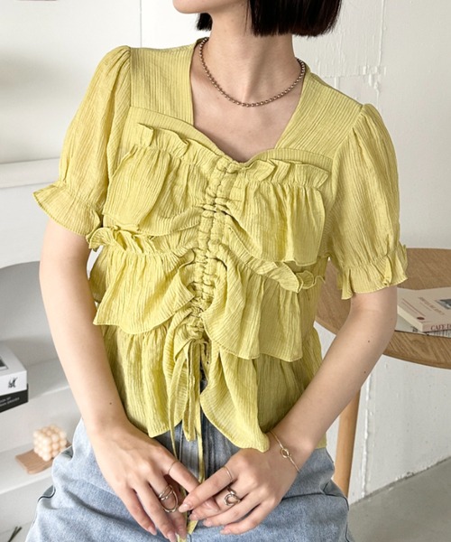CLEA(クレア)の「シャーリングリボン楊柳フレアブラウス(Tシャツ/カットソー・レディース・イエロー/ホワイト・FREE)」の10枚目の写真